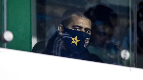 Riquelme, cerca de que se le caiga un refuerzo.