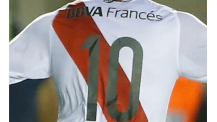 Usó la 10 de River con Gallardo, queda libre y escucha ofertas en el fútbol argentino