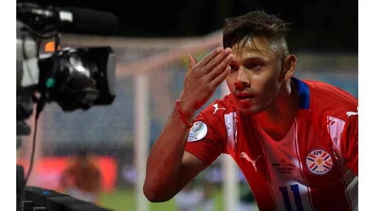 La condición en el mercado que favorece a Boca para quedarse con Ángel Romero