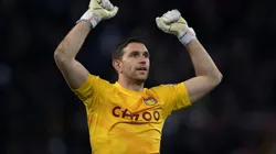 ¿Messi y CR7 como compañeros? Dibu Martínez suena en el Manchester United