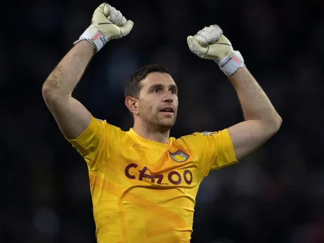 ¿Messi y CR7 como compañeros? Dibu Martínez suena en el Manchester United