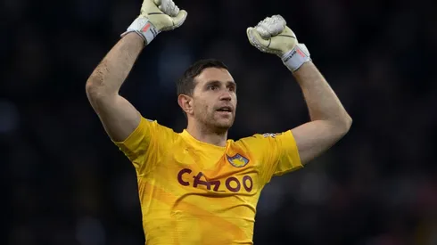 ¿Messi y CR7 como compañeros? Dibu Martínez suena en el Manchester United