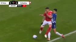 VIDEO | Otamendi le pegó un codazo a Luis Díaz y vio la roja en el clásico