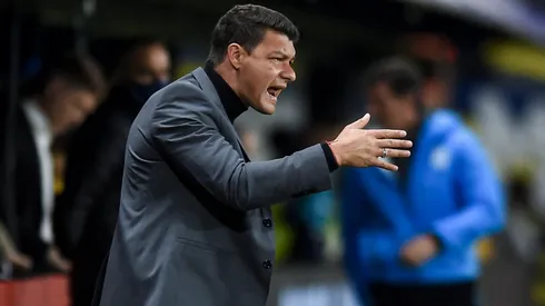 Además de Farías, Battaglia le pidió otros 5 refuerzos de jerarquía a Riquelme