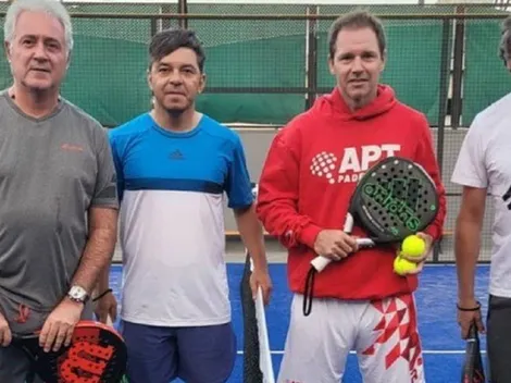 Mientras prepara el River 2022, Gallardo la rompe jugando al pádel