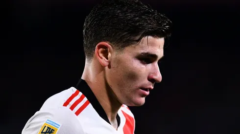 Como un hincha más: Un video en el vestuario de River muestra a Julián Álvarez a puro canto