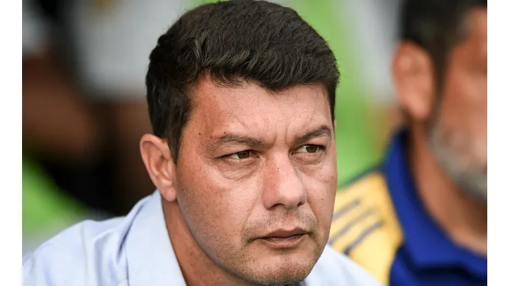 Battaglia se lo pidió a Riquelme, pero su destino podría estar en Europa junto a su hermano