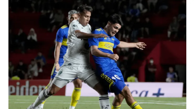Boca revalidó un año histórico y goleó a Sarmiento para alzar el Trofeo de Campeones