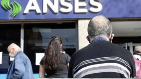 Jubilados y pensionados, AUH, Programa alimentar: quiénes cobran viernes 17 de diciembre en Anses