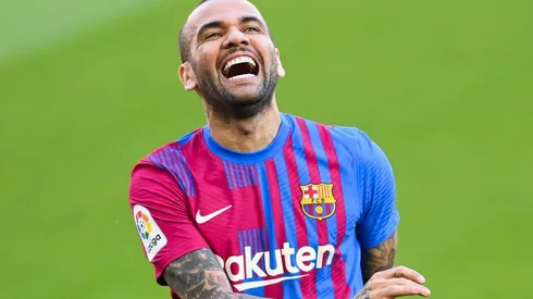 Dani Alves fue titular en el Barsa. (Getty Images)