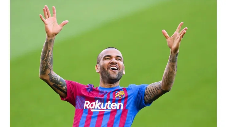 Dani Alves, titular. (Getty Images)
