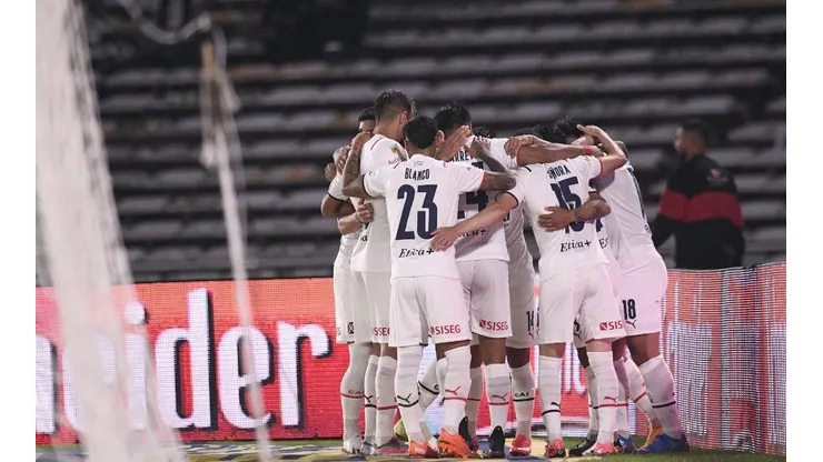 En Córdoba, Independiente le ganó sobre la hora a Talleres.