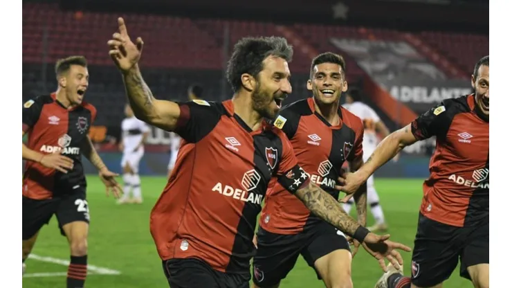 Comienza la leyenda: Scocco anunció su retiro del fútbol profesional
