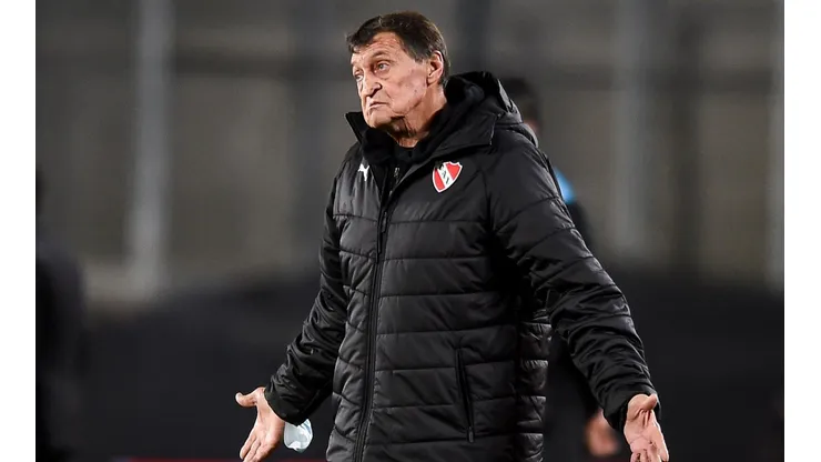 Falcioni quiere refuerzos. (Getty Images)