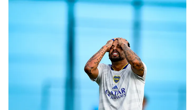 Cardona se irá de Boca y Riquelme se quedó sin uno de sus reemplazantes.