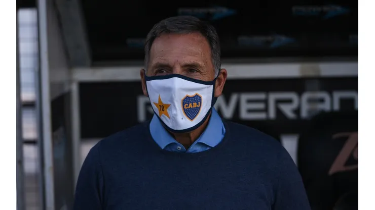 Russo le ganó la pulseada en Boca y en Al-Nassr y está libre como DT: ¿lo llamará Riquelme?