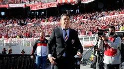 Comenzó la venta de la corbata de Gallardo.