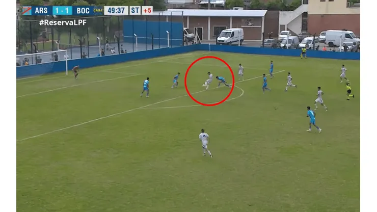 Simoni anotó un gol inolvidable.