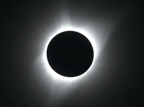 Eclipse Solar: cómo verlo en vivo desde Argentina y otras partes del mundo