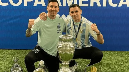 El saludo de Dibu para Leo.