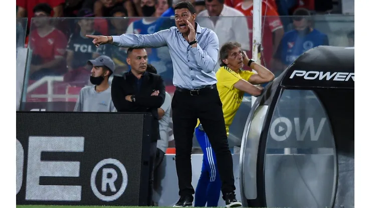 Battaglia vuelve a patear el tablero: el once de Boca para recibir a Newell's