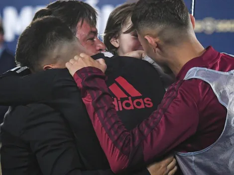 Al borde de las lágrimas, Gallardo recordó a su madre en medio de los festejos