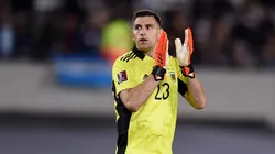 Dibu Martínez y una estricta dieta en Aston Villa.