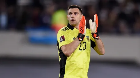 Dibu Martínez y una estricta dieta en Aston Villa.