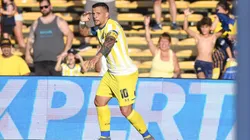 Emiliano Vecchio se vistió de héroe para el triunfo de Rosario Central.