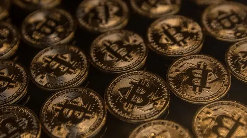 ¿Qué es el impuesto al cheque que Argentina le puso al Bitcoin y otras criptomonedas? (Getty Images)