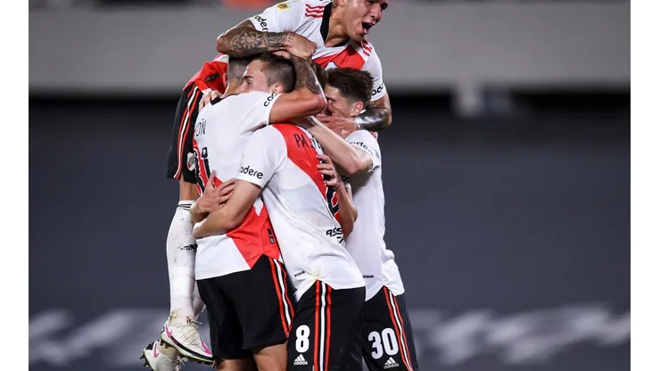 Braian Romero y Jorge Carrascal pelean por un lugar en River.