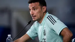 Scaloni piensa en Lisandro Martínez para que juegue por Paredes.
