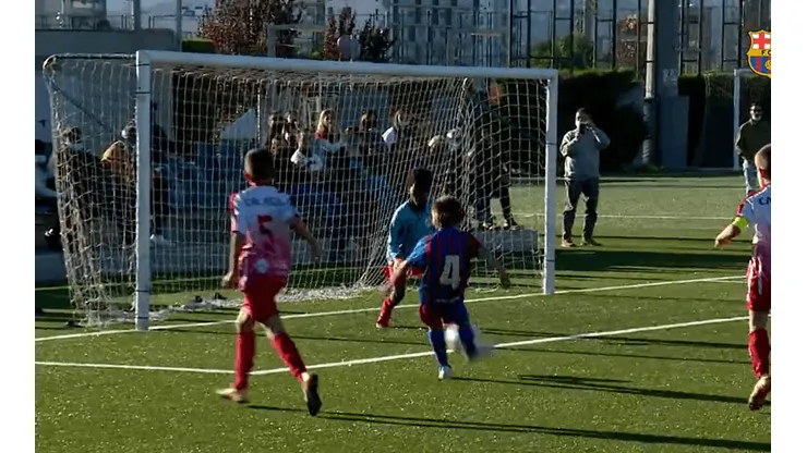 Pedro Juárez, el argentino que es fanático de Boca y de Messi, metió un golazo en La Masía.