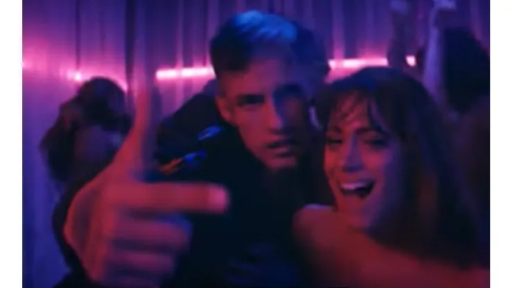 ¿Cargada a Boca? El nuevo video de Tini y L-Gante y un detalle increíble que volvió locos a los hinchas de River