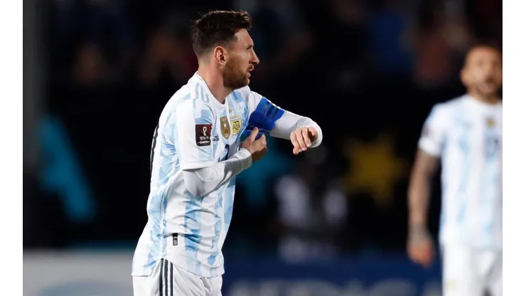 La cinta de capitán tuvo varios dueños ante Uruguay.