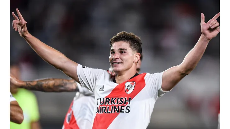 Julián Álvarez anotó 4 goles contra Patronato para la victoria de River por 5-0 (Foto: Getty Images)