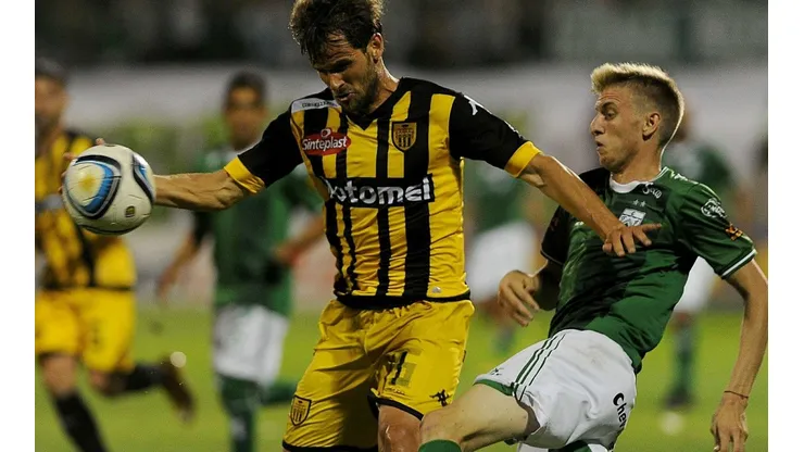 Ferro y Santamarina se enfrentan por la Primera Nacional (Foto: C. y B. R. S.).