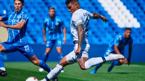 Con dos pelotas paradas, Talleres venció a Godoy Cruz e hizo temblar a Boca y River