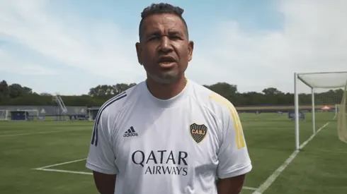 Antonio Barijho con la camiseta de Boca.