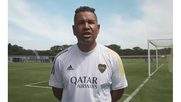 Antonio Barijho con la camiseta de Boca.