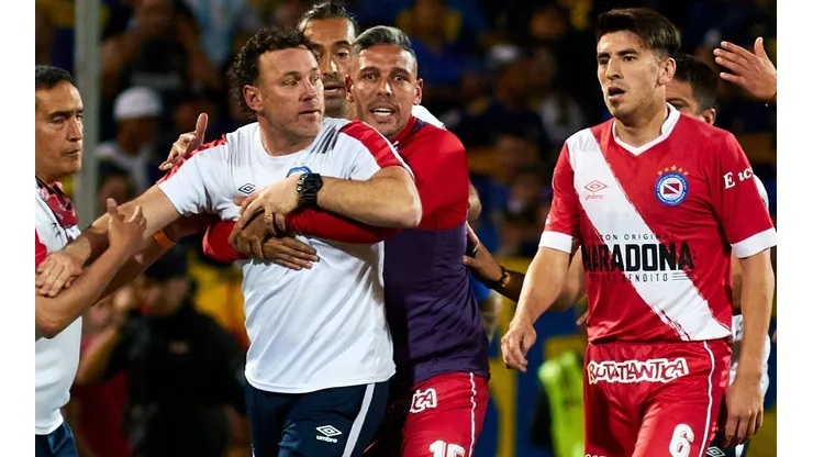 Milito, en llamas tras la derrota.