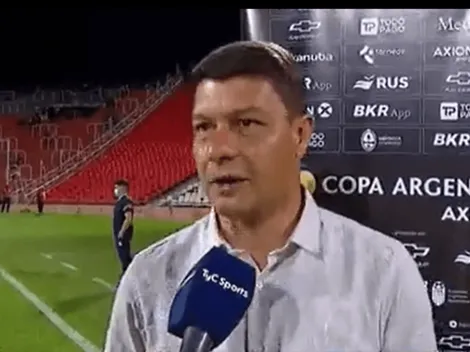 La ironía de Battaglia por la “charla” de Riquelme en el vestuario de Boca