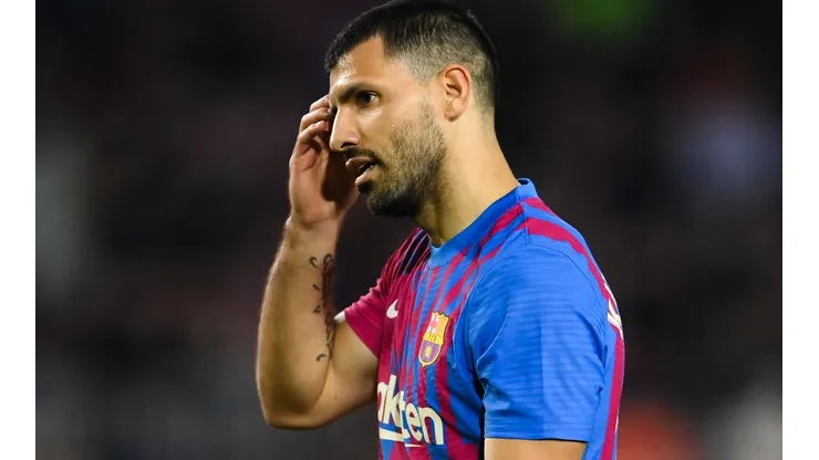 Agüero debió ser reemplazado por Philippe Coutinho en la primera parte. (Getty)