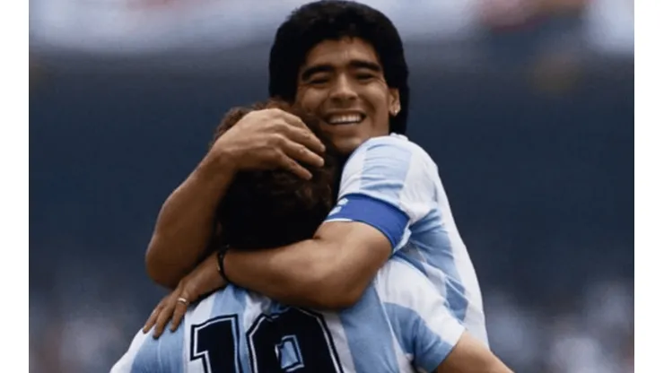 Ruggeri saludó a Diego.