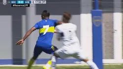 Villa metió un codazo y se salvó de la expulsión.