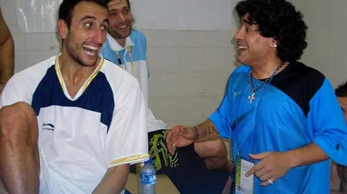 Diego Maradona y Manu Ginóbili, en los Juegos Olímpicos de Pekín 2008