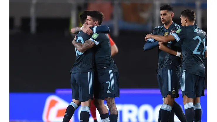 VIDEO | Un equipo europeo, rendido a los pies de un crack de la Selección Argentina tras una lujosa jugada