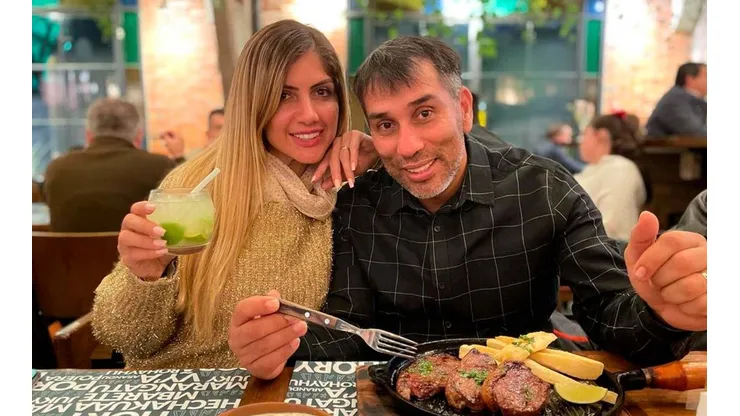 Ya es viral: la desopilante foto que posteó "Pipino" Cuevas con su esposa