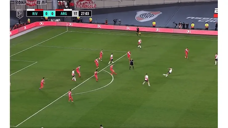 VIDEO | Zuculini sacó un bombazo y puso el 1 a 0 para River