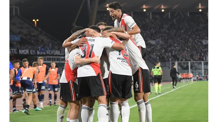 Aires de campeón: con uno menos casi todo el partido, River ganó el duelo más importante del año